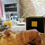 Quatre Chats Sous Un Pin Bed & Breakfast 3*
