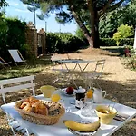 Bed & Breakfast Quatre Chats Sous Un Pin