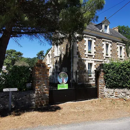 Bed & Breakfast Quatre Chats Sous Un Pin 3*