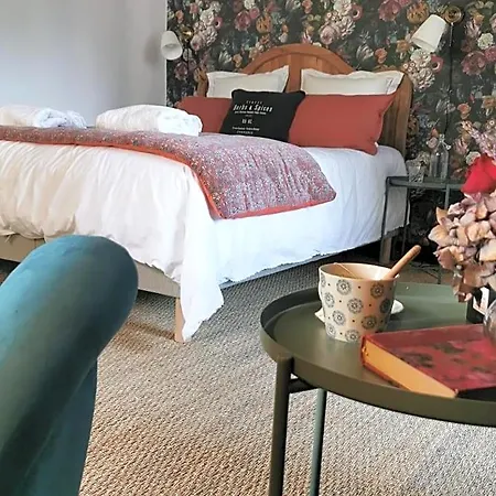 Bed and Breakfast Quatre Chats Sous Un Pin 3*