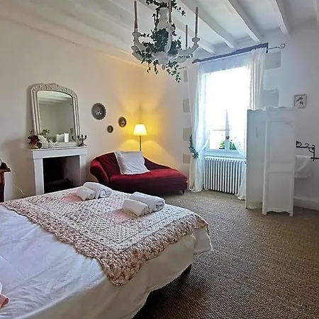 Quatre Chats Sous Un Pin Bed and Breakfast
