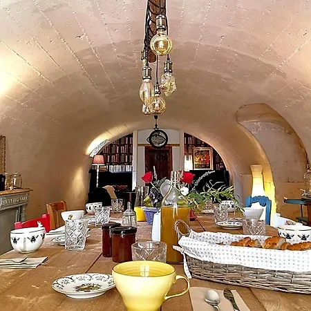 Quatre Chats Sous Un Pin Bed and Breakfast