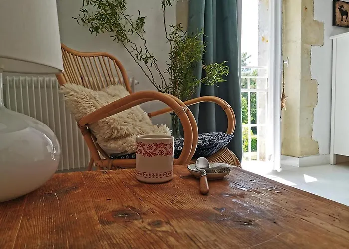 Quatre Chats Sous Un Pin Bed & Breakfast 3*