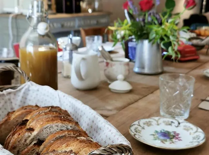 Quatre Chats Sous Un Pin 3* Le Thoureil